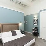 My Trevi Charming & Luxury Pensión 4*