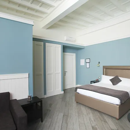 My Trevi Charming & Luxury Affittacamere 3*